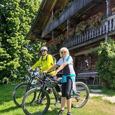 All-day “Bergdoktor” E-bike tour