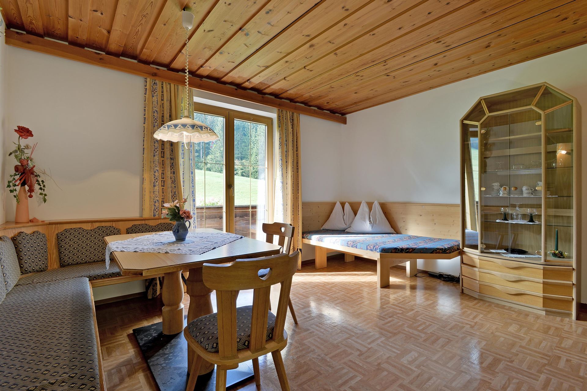 Appartements granbachhof söll Schlafzimmer und wohnzimmer in einem