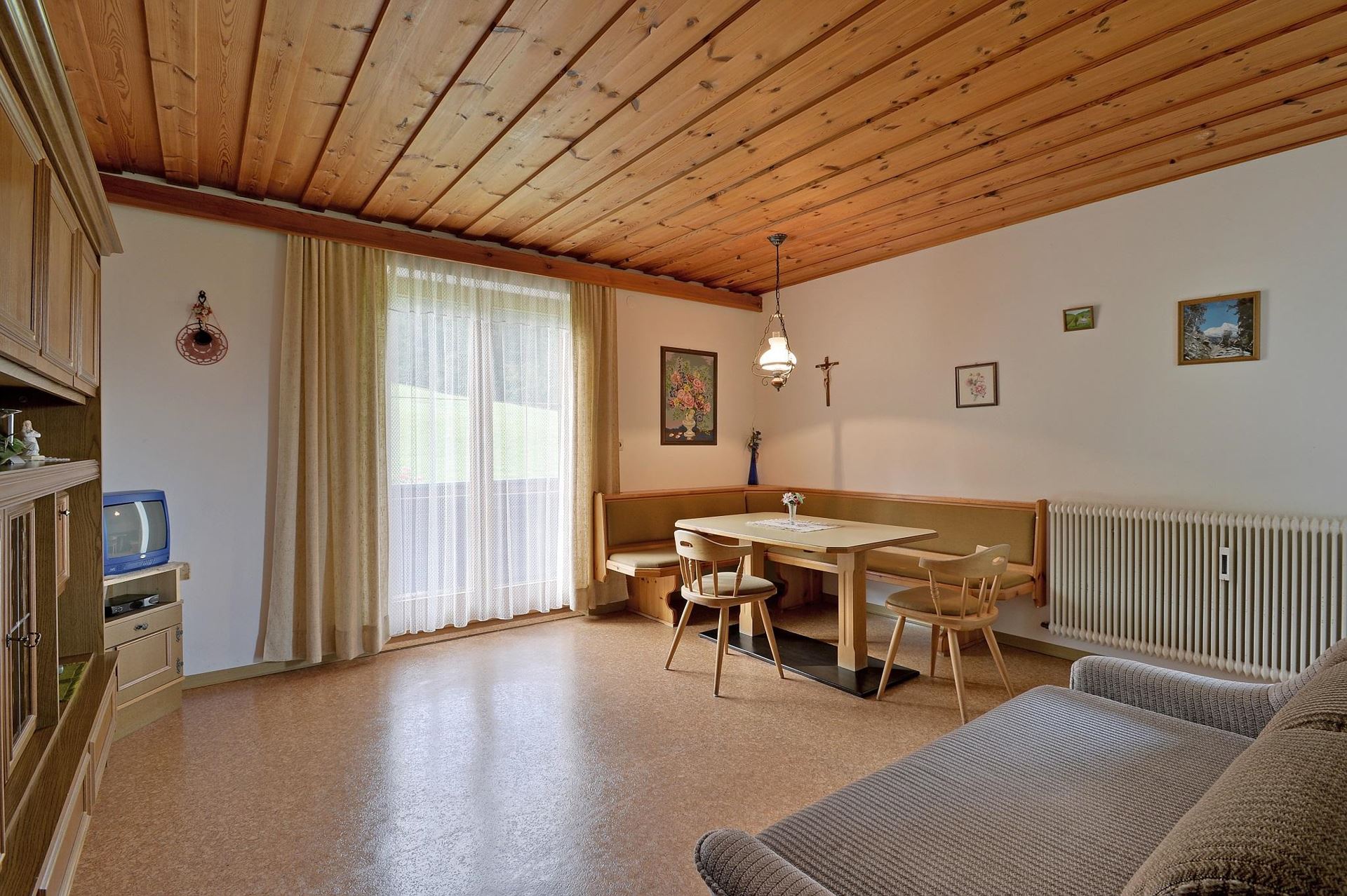 Appartements granbachhof söll Schlafzimmer und wohnzimmer in einem