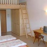 room with 4 beds with shower, WC