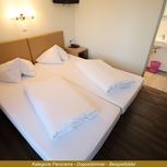 Hotel-Single room with shower, WC