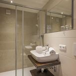 triple room with shower, WC