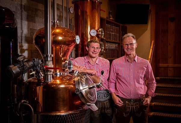 Wilder_Kaiser_Region_Menschen_Schnapsbrenner_Fuchs_MartinLifka (5)