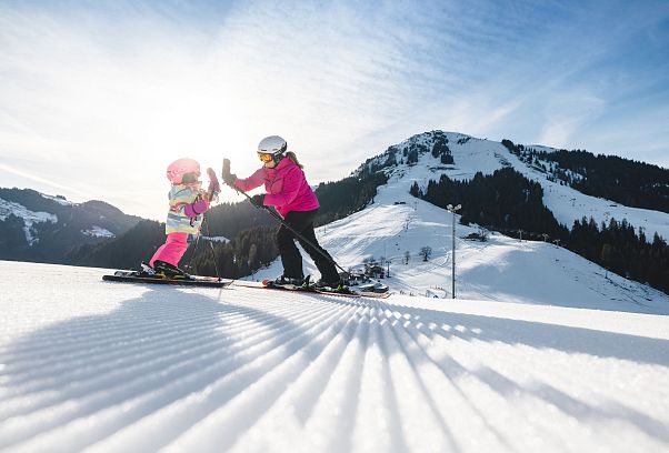 WilderKaiser_Familienskifahren_Söll_Hexen_Foto_MathäusGartner_2023 (24) (2)