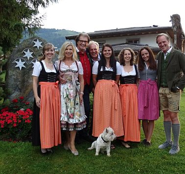 Ellmau_KaisersternVerleihung_MarianneMichael_Kapellenpark_Juli2018_InfobueroEllmau (1)