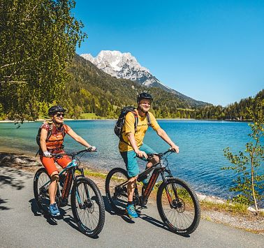 Radfahrer am Hintersteiner See