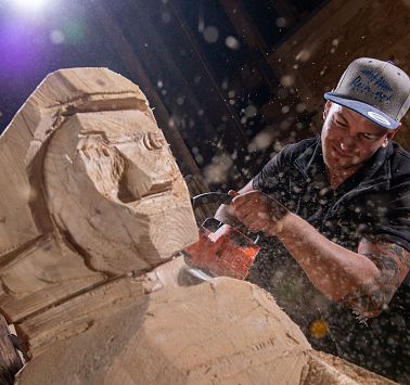 Going_Handwerk_Schnitzer_Reini_Meilinger_Sommer2019_Martin_Lifka (2)