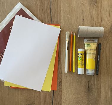 Huhn_01_Bastelutensilien