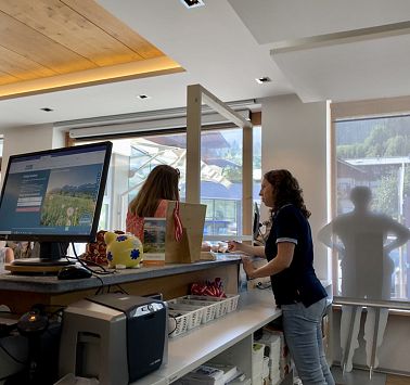 Gästeberatung am Counter