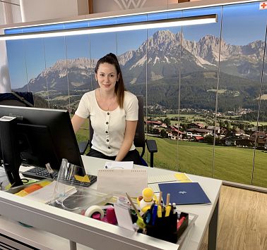 Jenny Koller im Infobüro Ellmau