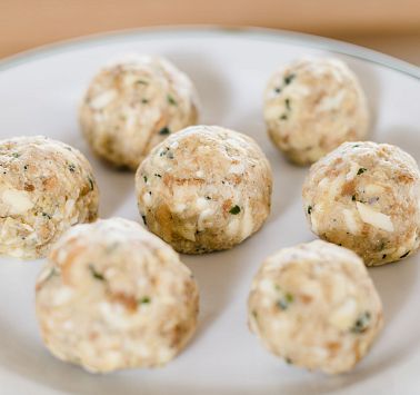 Rezept Bäuerinnen Going Anna Foidl Fisolensuppe mit Knödl Foto Sabine Holaubek
