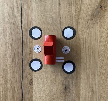 Rotes Auto_04_Einzelteile