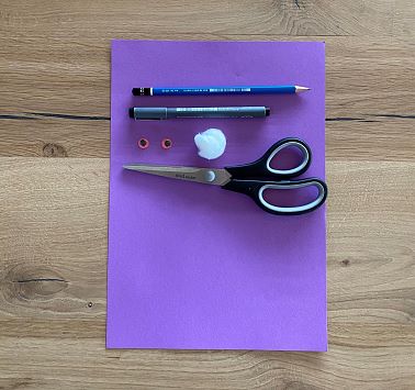 Violetter Hase_01_Bastelutensilien_b