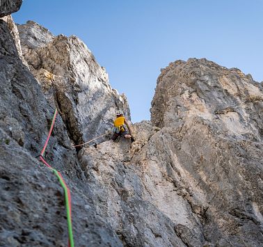 Wilder_Kaiser_Sportler_Klettern_Karlspitze_ABS_hochzwei (12)