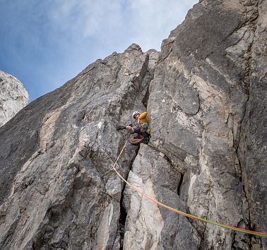 Wilder_Kaiser_Sportler_Klettern_Karlspitze_ABS_hochzwei (18)