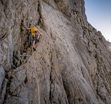 Wilder_Kaiser_Sportler_Klettern_Karlspitze_ABS_hochzwei (4)