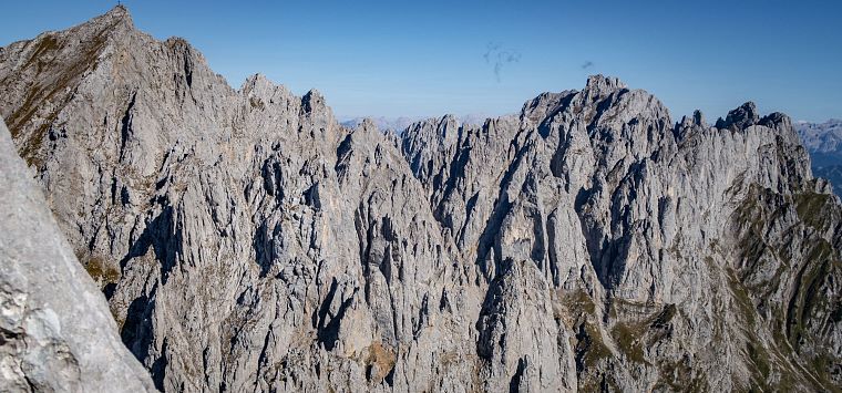 Wilder_Kaiser_Sportler_Klettern_Leuchtsturm_Bolts_Rock_Roll_Sommer2021_hochzwei (19)