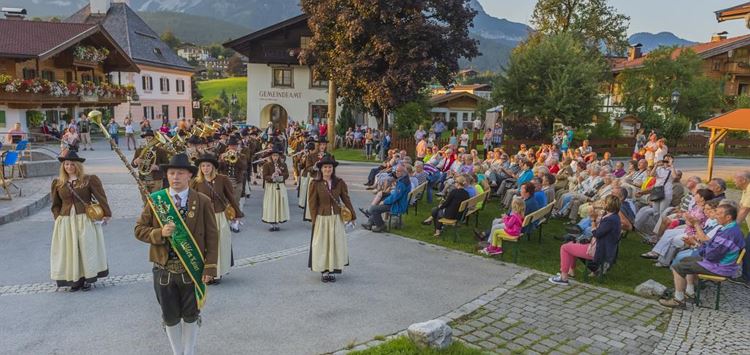 Kirchtagsfest Einmarsch Bundesmusikkapelle