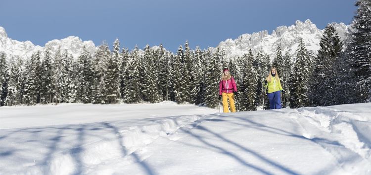 Snow shoe hike with toboganing