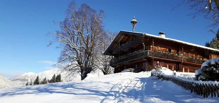 Hiking tour to the 'Bergdoktorhaus'