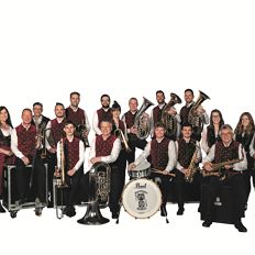 Kaiserherbst Morning pint at the Hartkaiser with “Degerschlachter brass band”