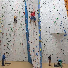 Schnupperklettern in der Kletterhalle im Kaiserbad Ellmau