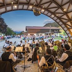 Concert of the brass band of Going at the Anniversary Handicraft market