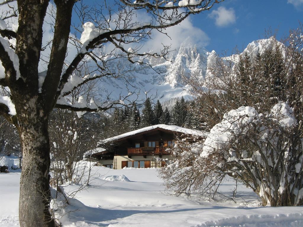 Image result for Försterhaus im Schnee