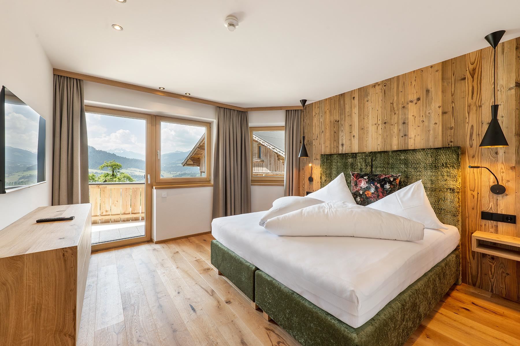 Söll-AlpenSchlössl-Salven-Suite-Schlafzimme