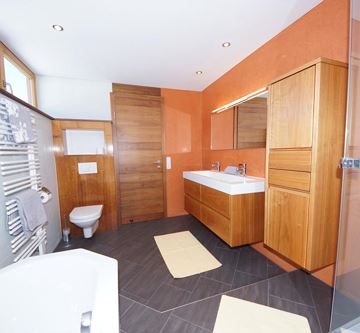 06-Familien-Appartement-Badezimmer