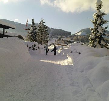 Weg zum Dorf, Ubungswiese und Hartkaiserbahn