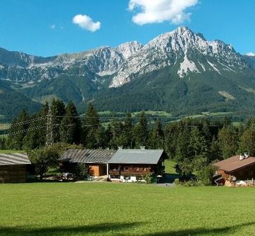 Bauernof Petererhof im Sommer