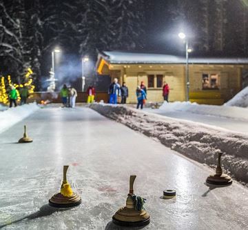 web-eisstockschiessen-eislaufplatz-going-foto-von-