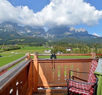 Hotel-Ritterhof-Ellmau-March-13-Familie-Ritter-Bal