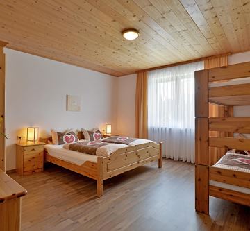 Schlafzimmer 1