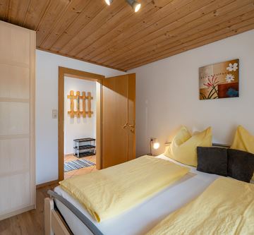 Haus_Gugglberger_Austrasse_28_Ellmau_Schlafzimmer_