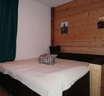 Schlafzimmer 2 / Bed Room 2