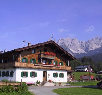 Bauernhaus im Sommer