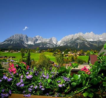 Aussicht vom Balkon auf den Wilden Kaiser