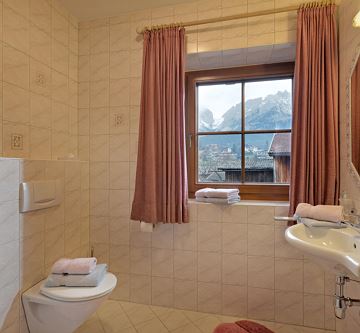 Brantlhof-Going-Kirchplatz-3-Zimmer-4-Badezimmer