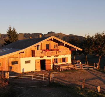 Unsere Alm im Sonnenuntergang