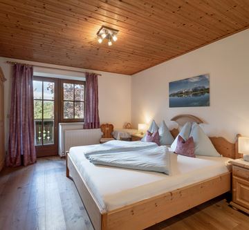 Haidhof Appartement Badeseeblick Schlafzimmer