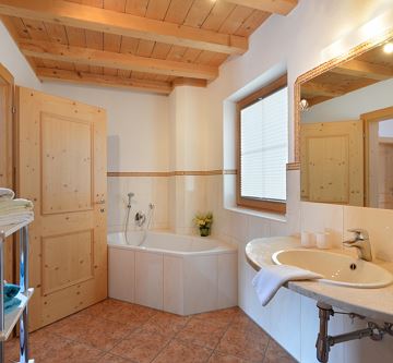 Privatzimmer-Haus-Krall-Going-Achenweg-10-Badezimm