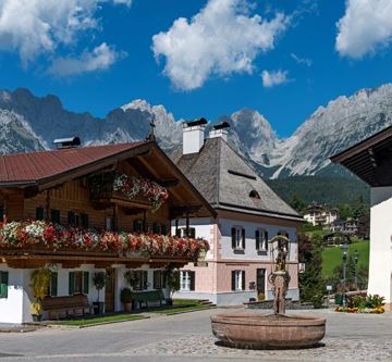 kirchplatz-going-foto-peter-von-felbert