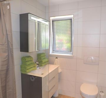 2/4 PERSON APARTMENT - BATHROOM