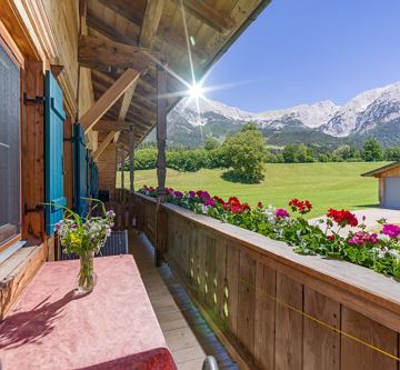 Balkon mit Blick auf den Wilden Kaiser