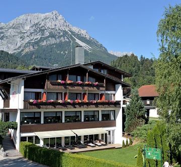 Hotel-Alpin-GmbH-Scheffau-Haus-Sommer-07-2015