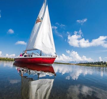 web-segelbootfahren-jochstubnsee-scheffau-foto-mar