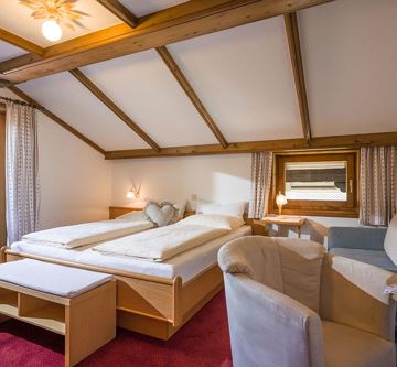 Doppelzimmer mit Zustellbett
