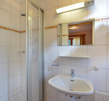 Zimmer 6 Badezimmer